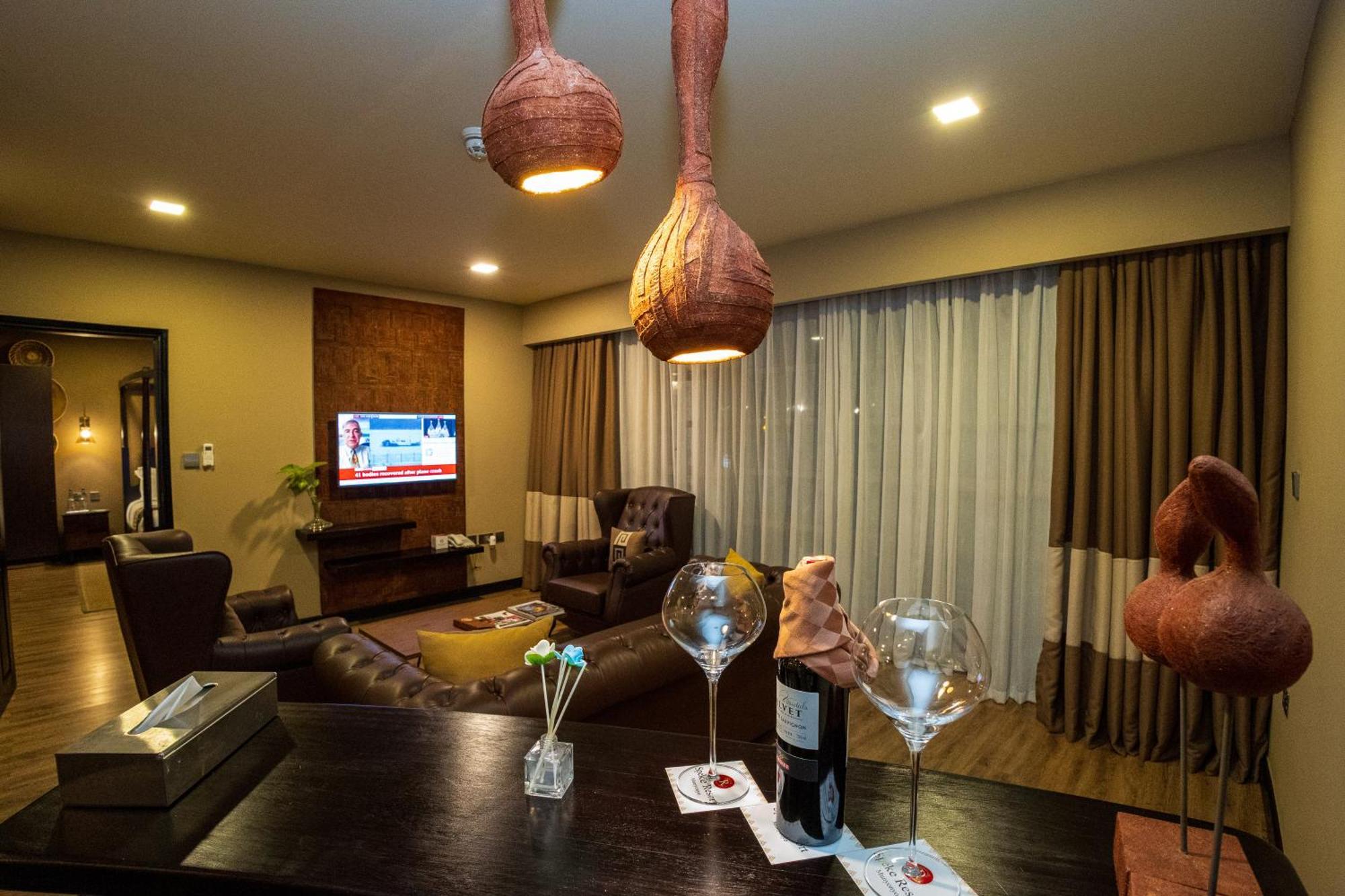 Speke Resort And Conference Center 캄팔라 외부 사진
