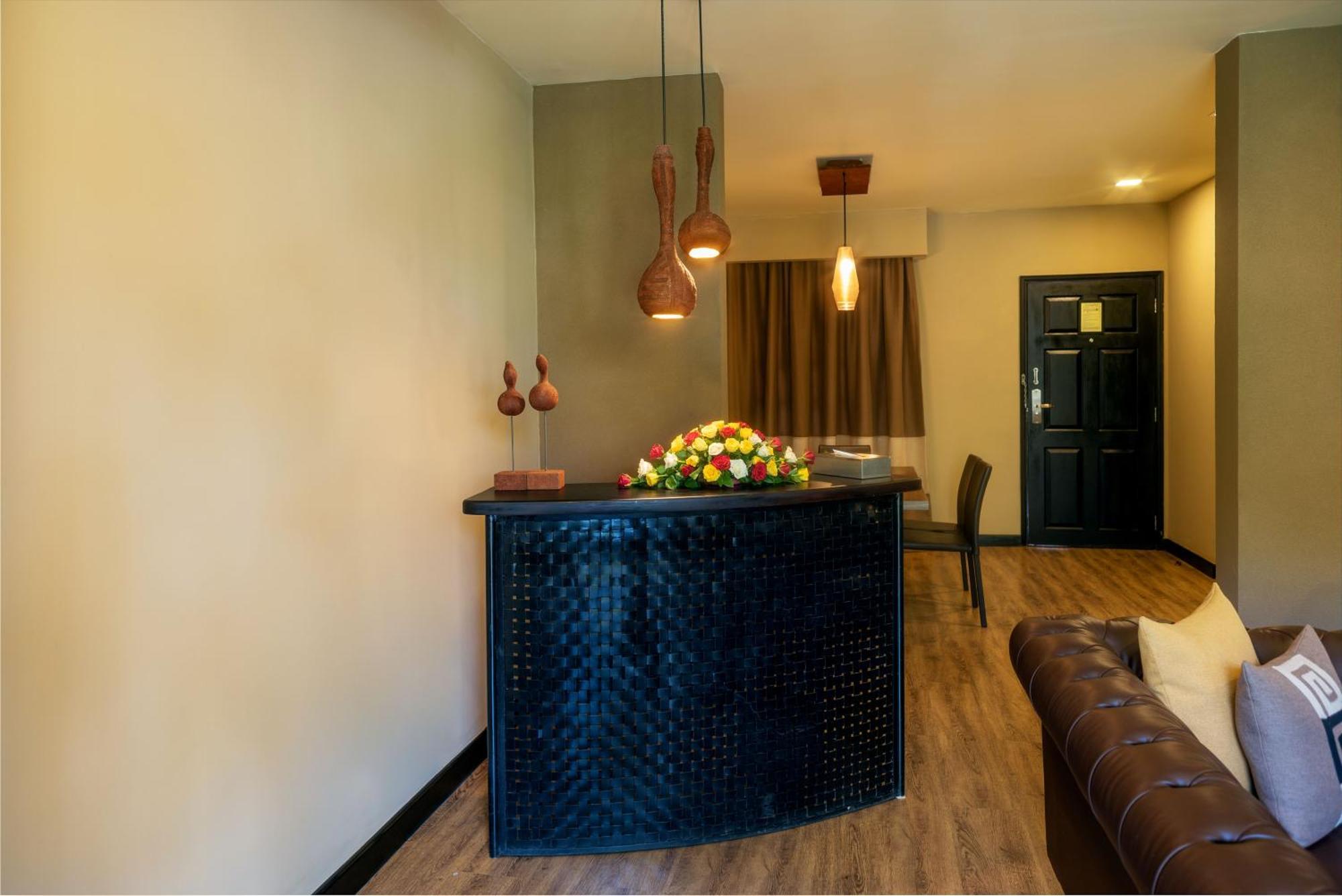 Speke Resort And Conference Center 캄팔라 외부 사진