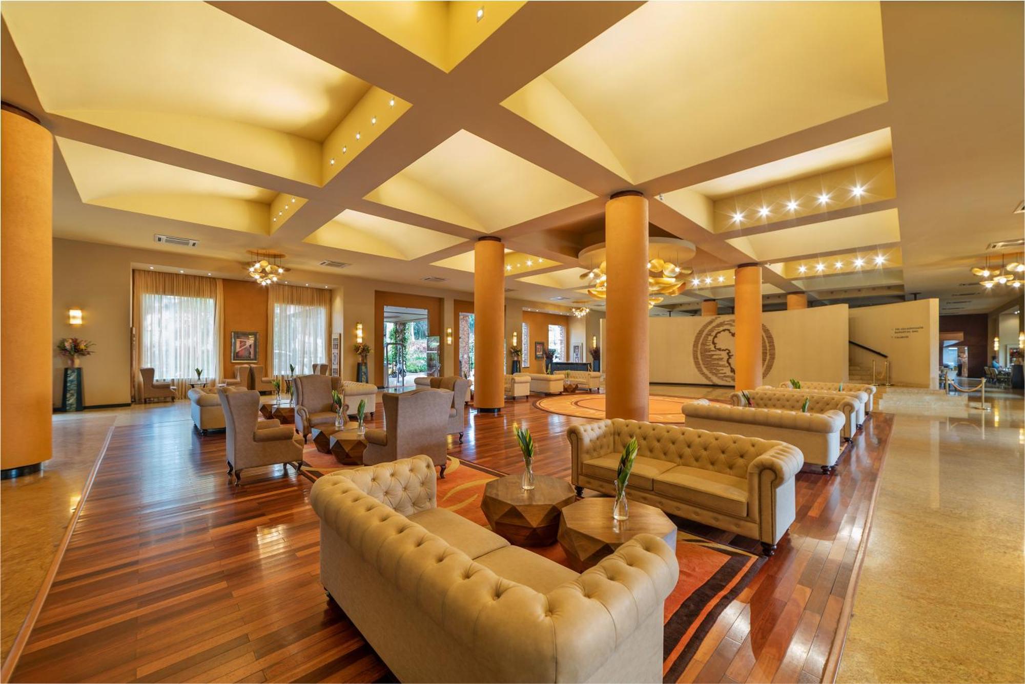 Speke Resort And Conference Center 캄팔라 외부 사진