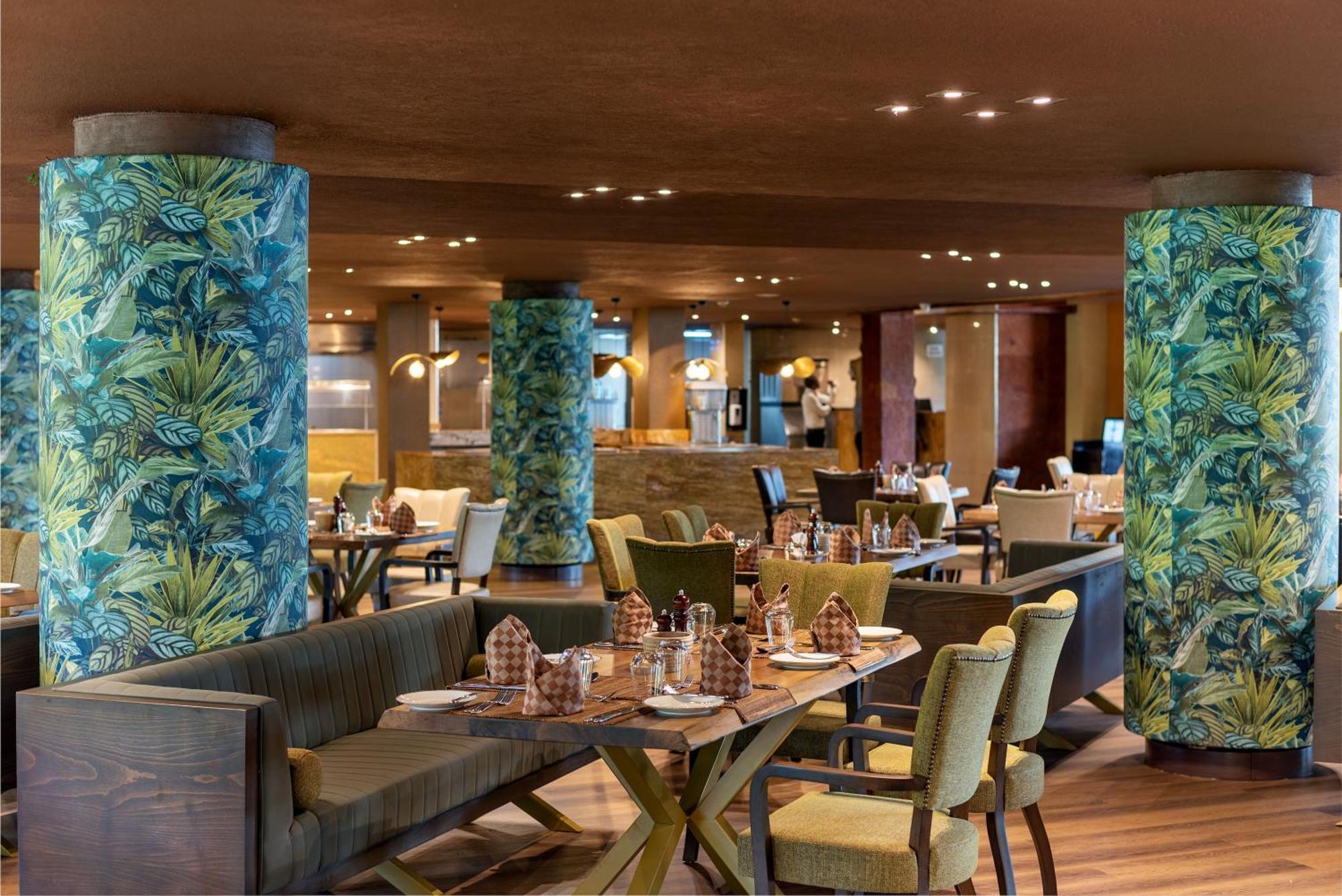 Speke Resort And Conference Center 캄팔라 외부 사진